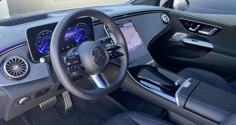 Mercedes-Benz EQE cena 407599 przebieg: 10000, rok produkcji 2023 z Dobra małe 211